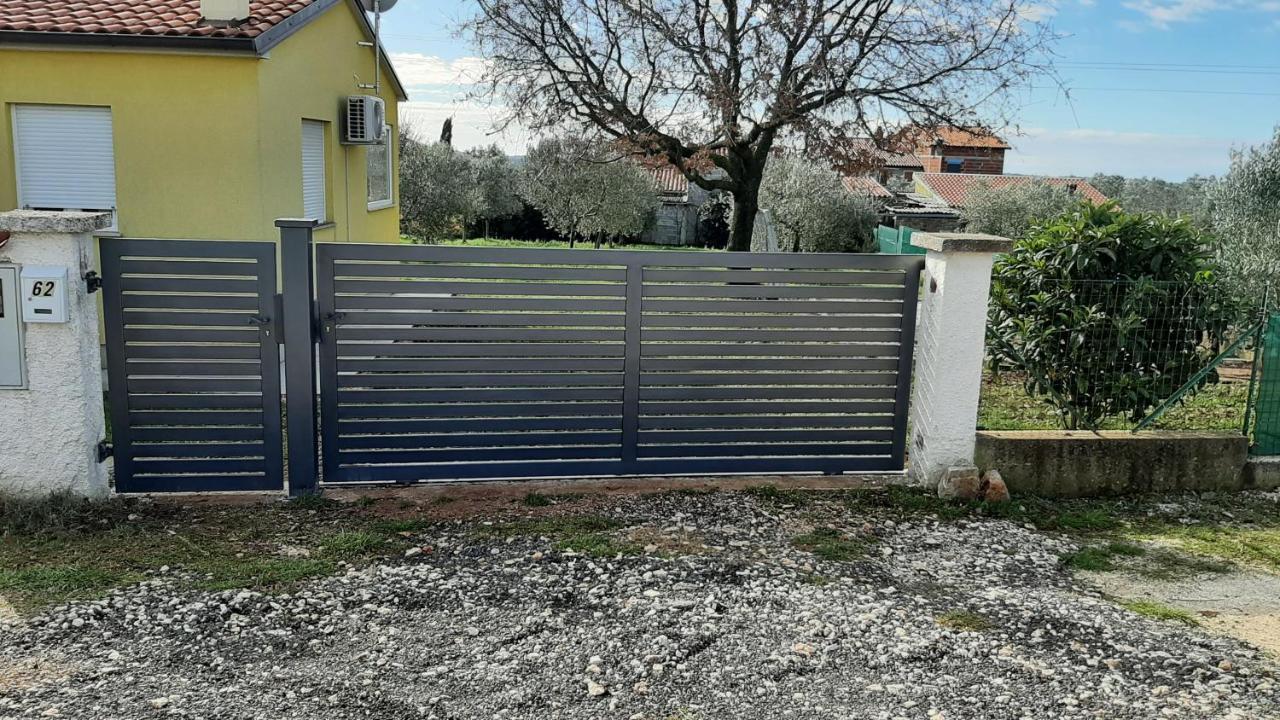 Holiday House Romi Pula Exterior foto