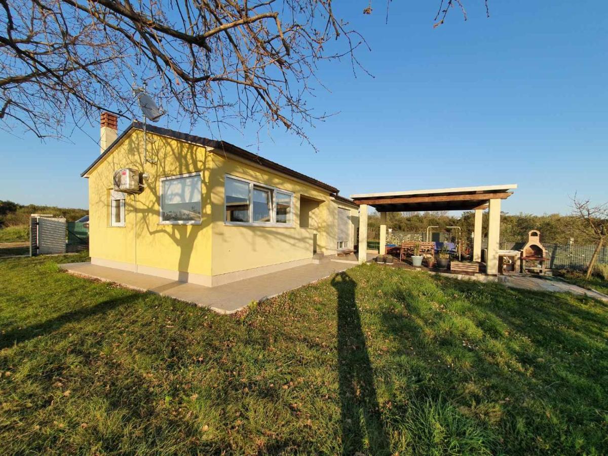 Holiday House Romi Pula Exterior foto